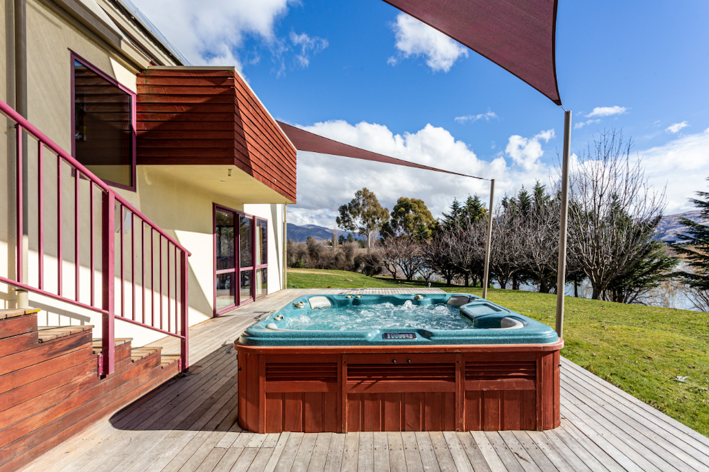 Hot tub on deck